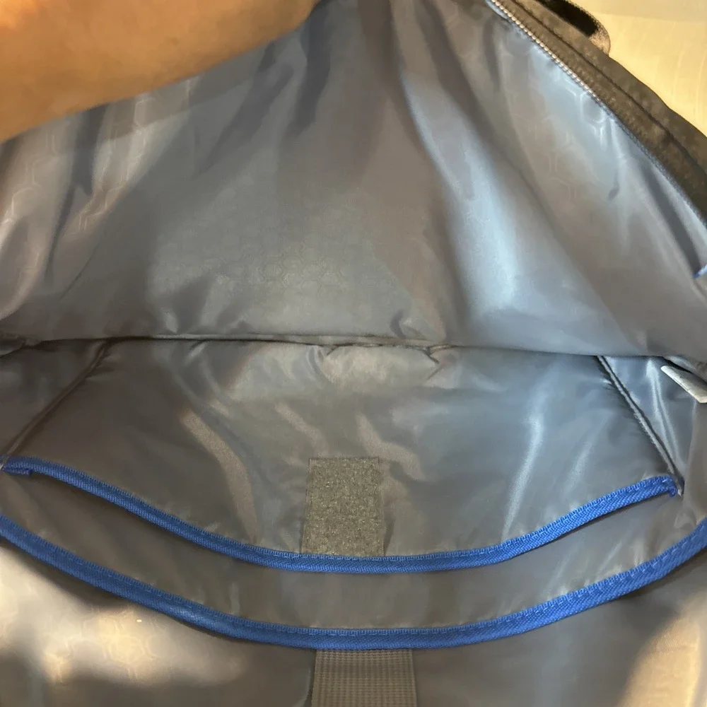 Dell laptop bag Padded 16x13 black  multi-pocket‎ zippered Preowned